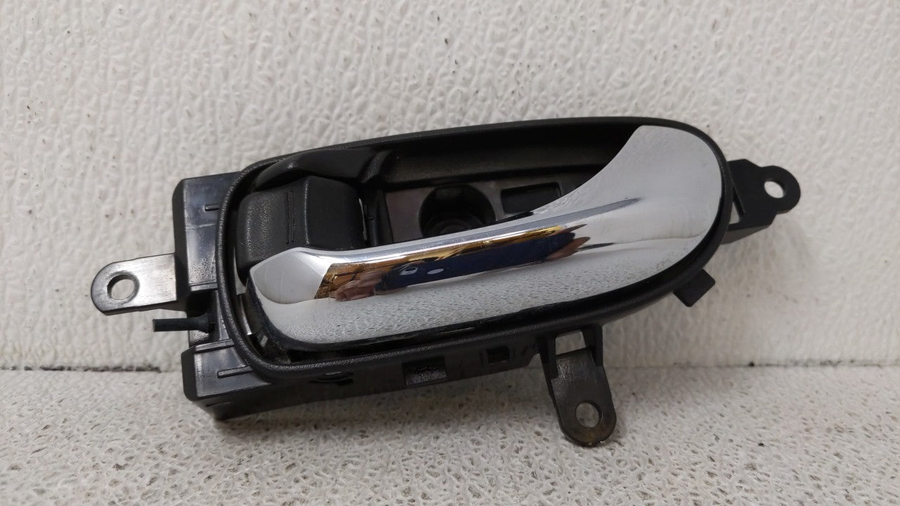 2011 Nissan Quest Driver Front Left Door Handle Exterior Assembly - Oemusedautoparts1.com
