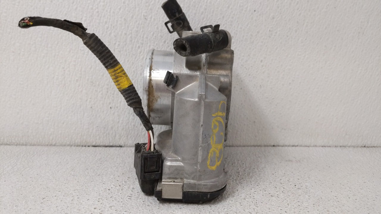 2011-2015 Hyundai Sonata Throttle Body P/N:35100-2G800 Fits 2011 2012 2013 2014 2015 2016 OEM Used Auto Parts - Oemusedautoparts1.com