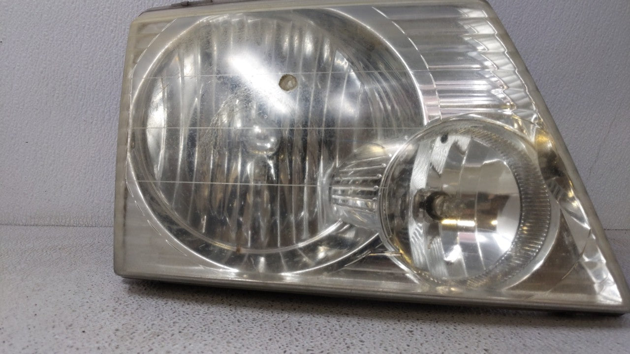 2002-2005 Ford Explorer Passenger Right Oem Head Light Headlight Lamp - Oemusedautoparts1.com