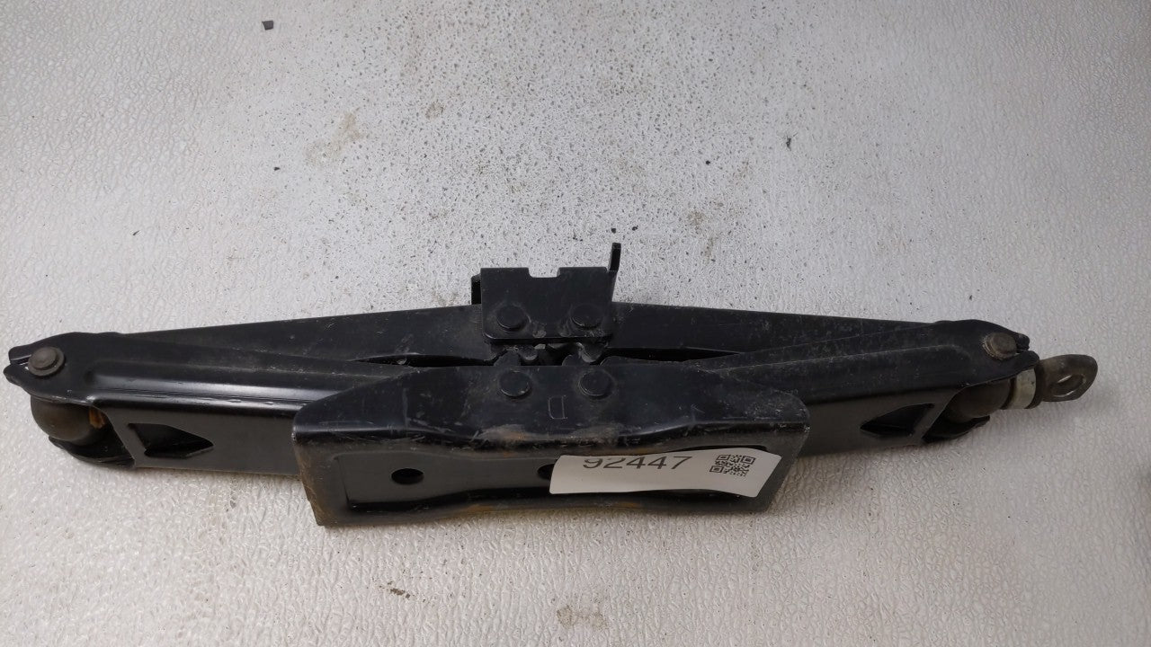 2002 Ford Explorer Spare Scissor Car Jack - Oemusedautoparts1.com