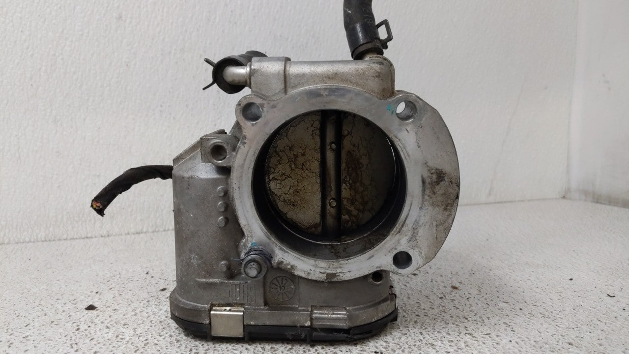 2011-2014 Hyundai Sonata Throttle Body P/N:35100-2G700 Fits 2011 2012 2013 2014 2015 2016 OEM Used Auto Parts - Oemusedautoparts1.com