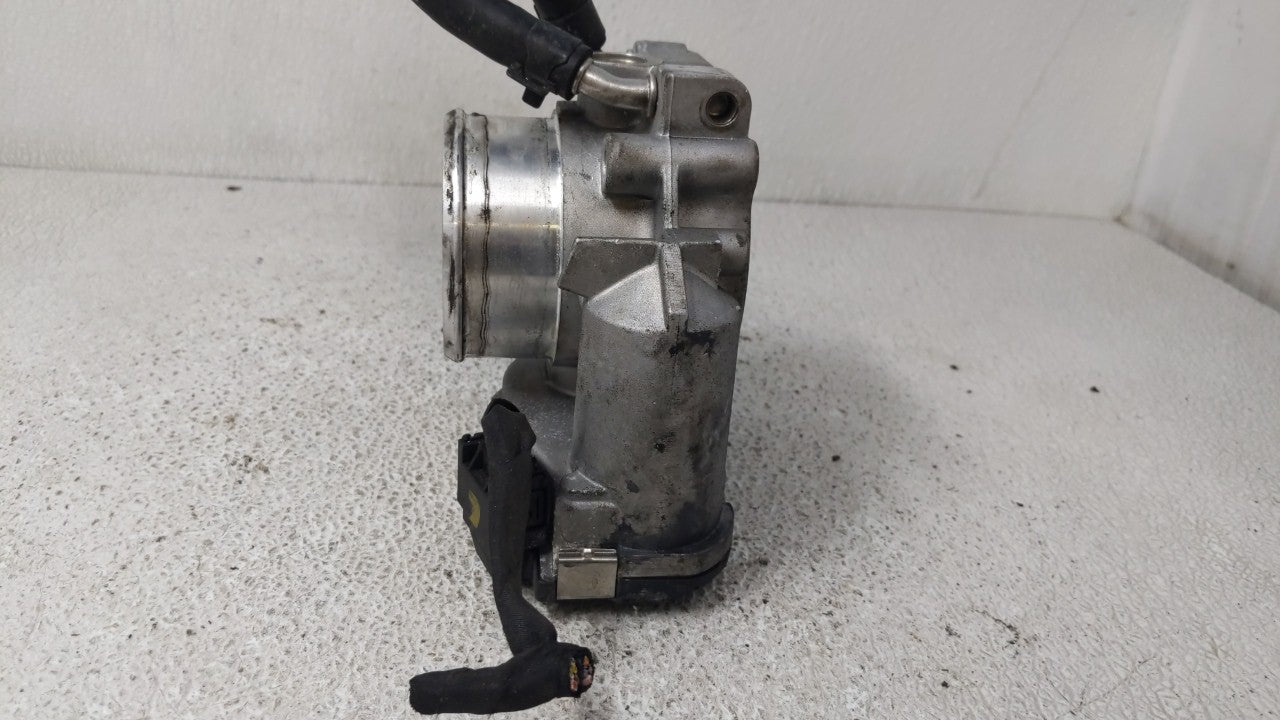 2011-2014 Hyundai Sonata Throttle Body P/N:35100-2G710 Fits 2011 2012 2013 2014 2015 2016 OEM Used Auto Parts - Oemusedautoparts1.com