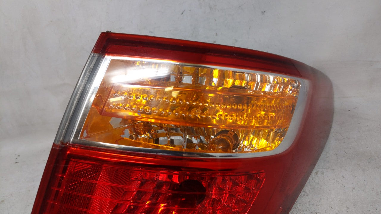 2008-2011 Mercury Mariner Tail Light Assembly Driver Left OEM P/N:8E64-13B505-A Fits 2008 2009 2010 2011 OEM Used Auto Parts - Oemusedautoparts1.com