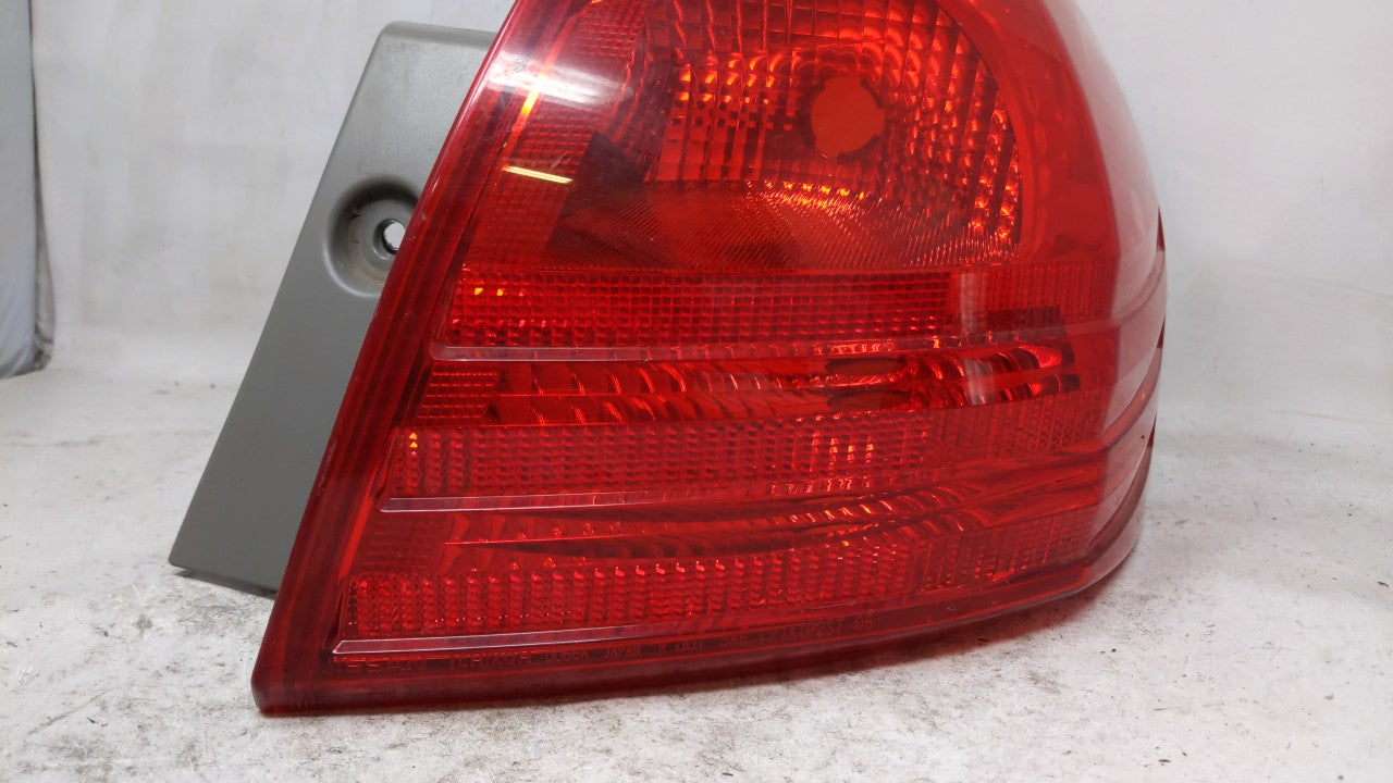 2008-2015 Nissan Rogue Tail Light Assembly Passenger Right OEM Fits 2008 2009 2010 2011 2012 2013 2014 2015 OEM Used Auto Parts - Oemusedautoparts1.com