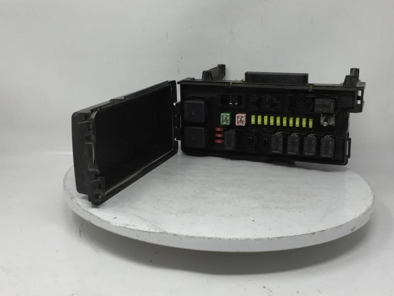 2005 Dodge Durango Fusebox Fuse Box Panel Relay Module P/N:04692112AD Fits OEM Used Auto Parts - Oemusedautoparts1.com