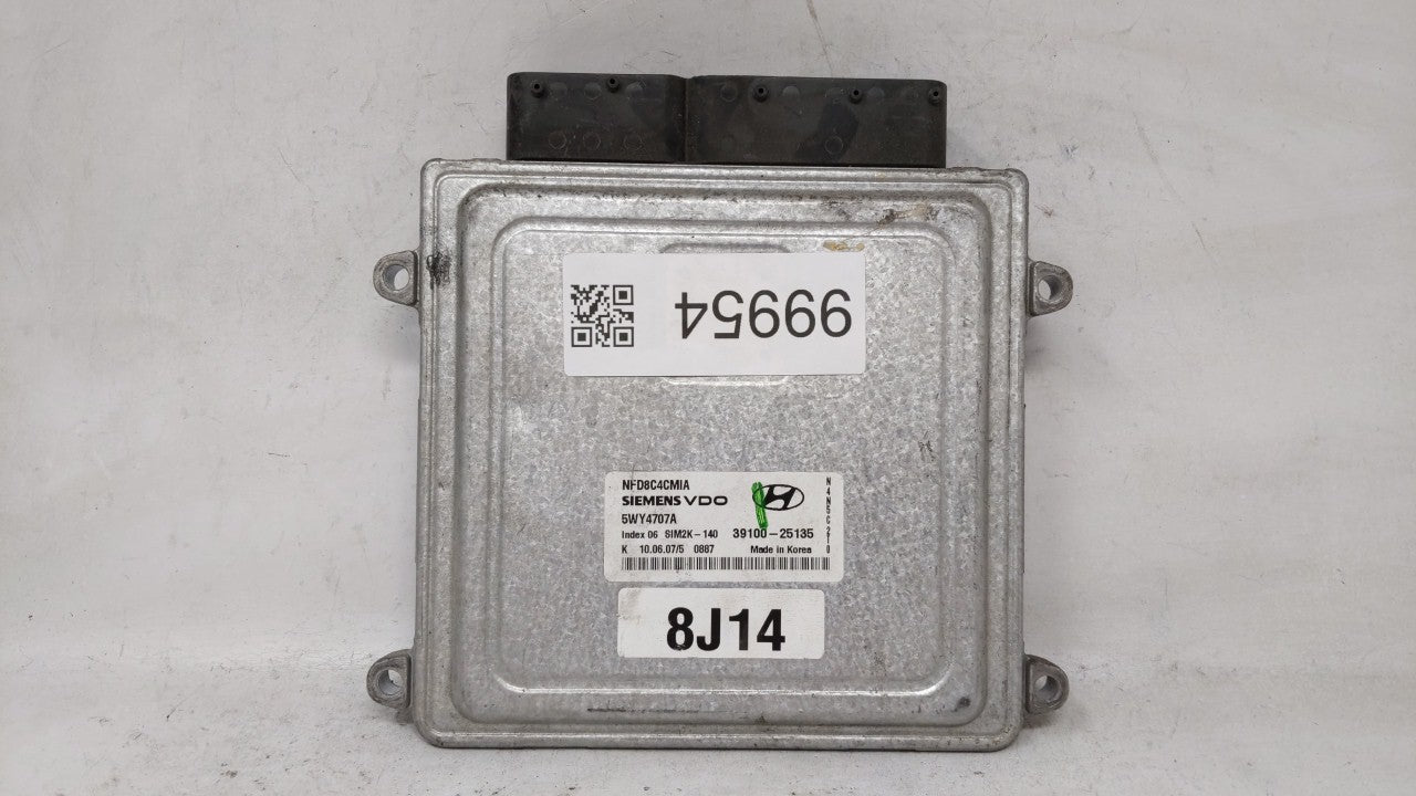 2006-2008 Hyundai Sonata PCM Engine Computer ECU ECM PCU OEM P/N:39100-25131 39100-25135 Fits 2006 2007 2008 OEM Used Auto Parts - Oemusedautoparts1.com