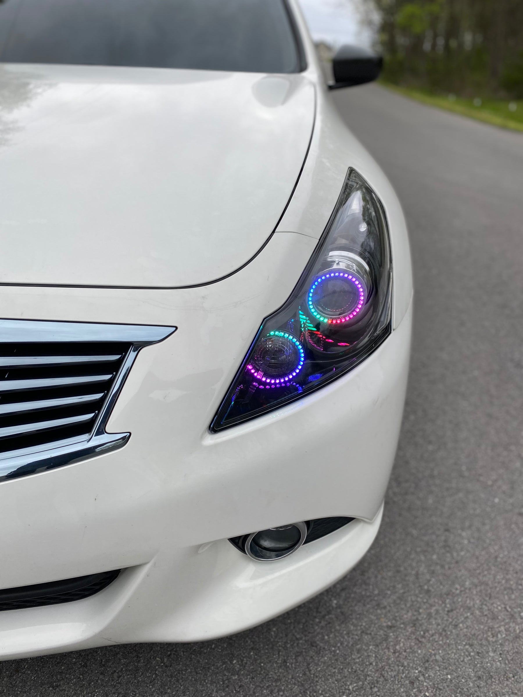 2009 infiniti g37 halo headlights