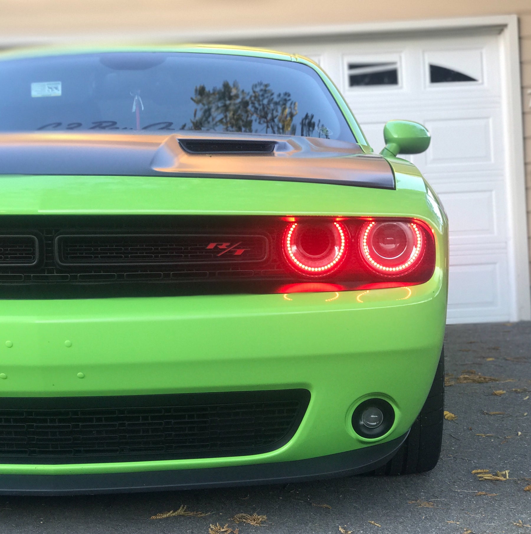 Dodge Challenger 2015 чёрно красная