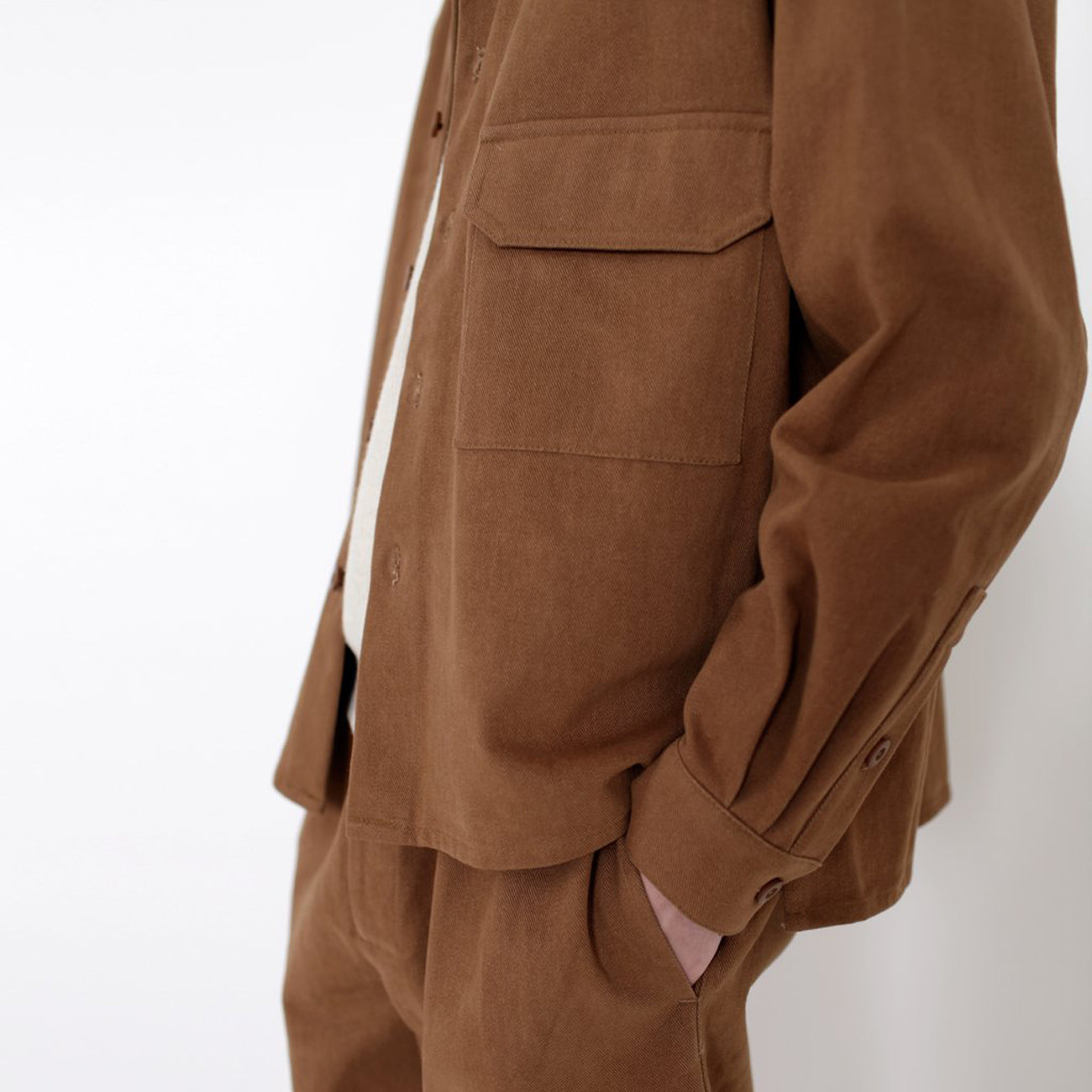 flat hem shirt in cinnamon