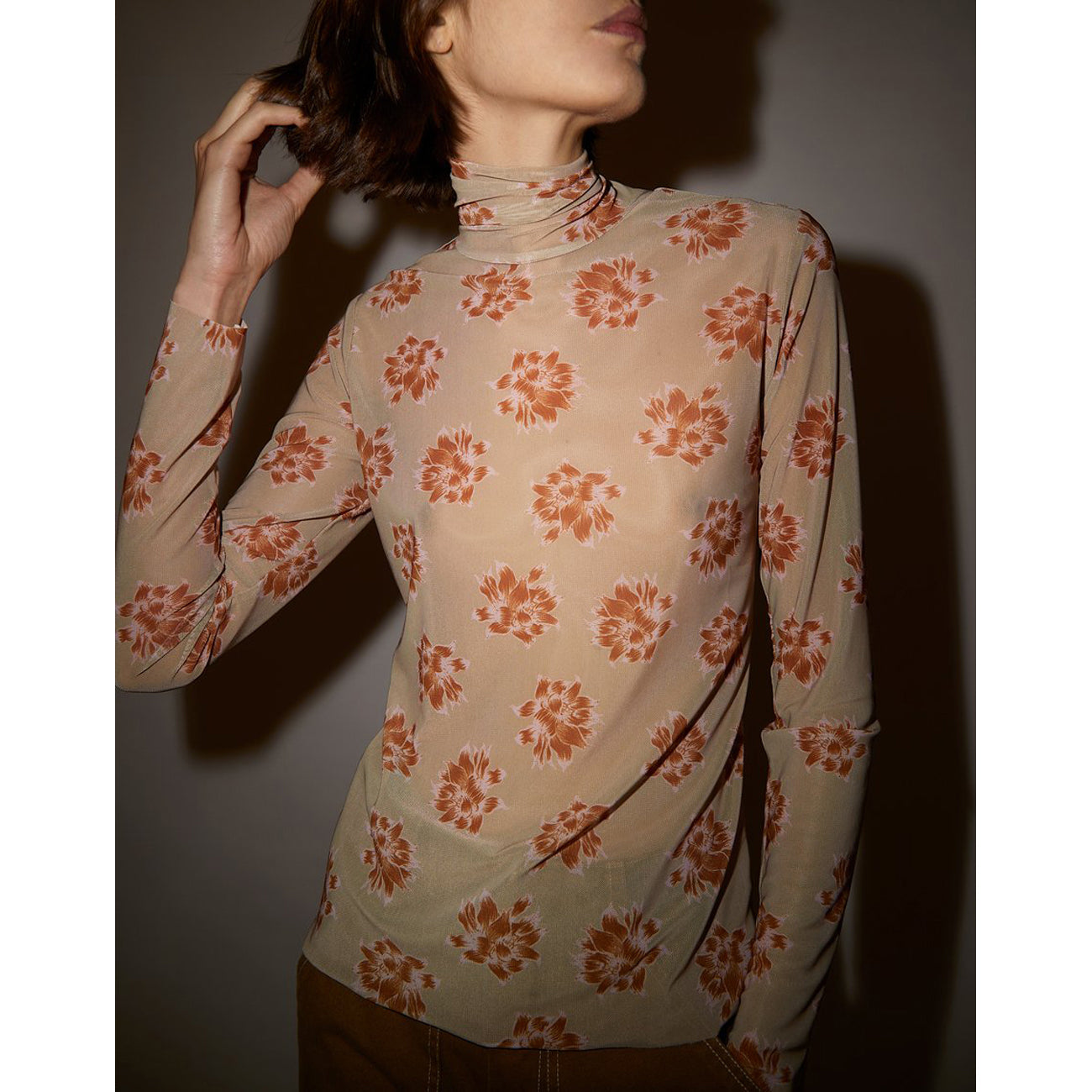 scout turtleneck in camel + rose starflower