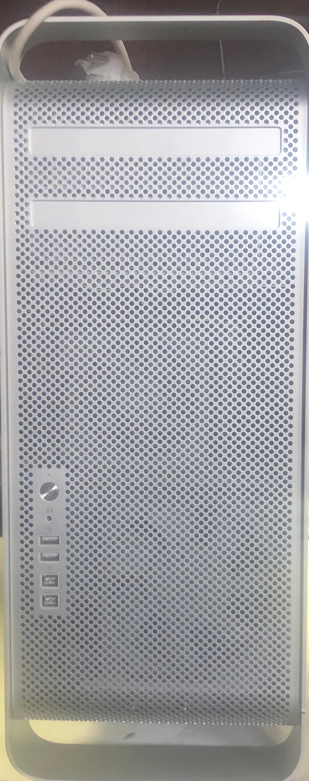 Apple Mac Pro A1289 Desktop- 1TB HDD, 8GB RAM, Intel Xeon CPU, MacOS Mojave
