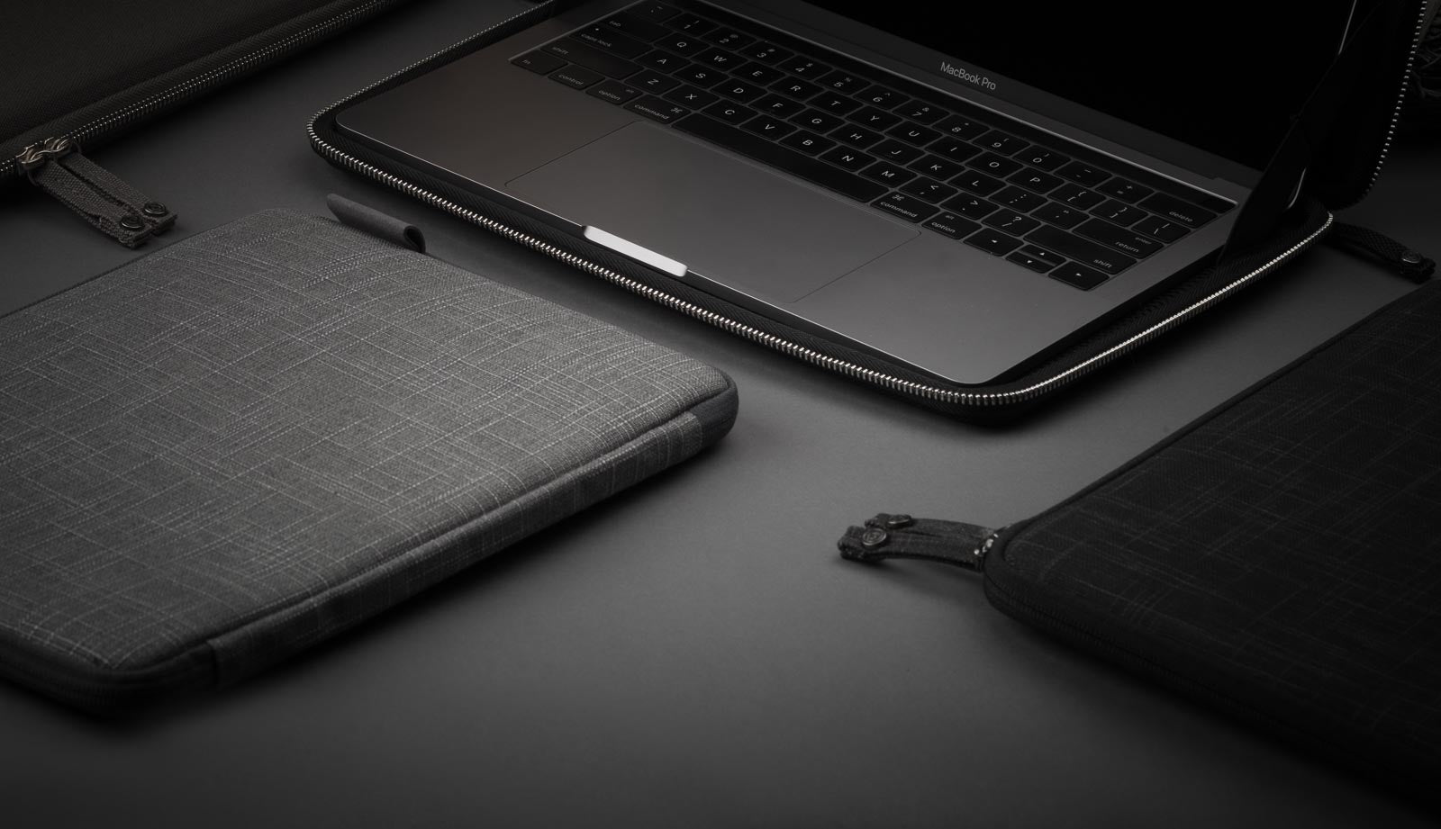 incase 15 neoprene pro sleeve for macbook pro dimensions