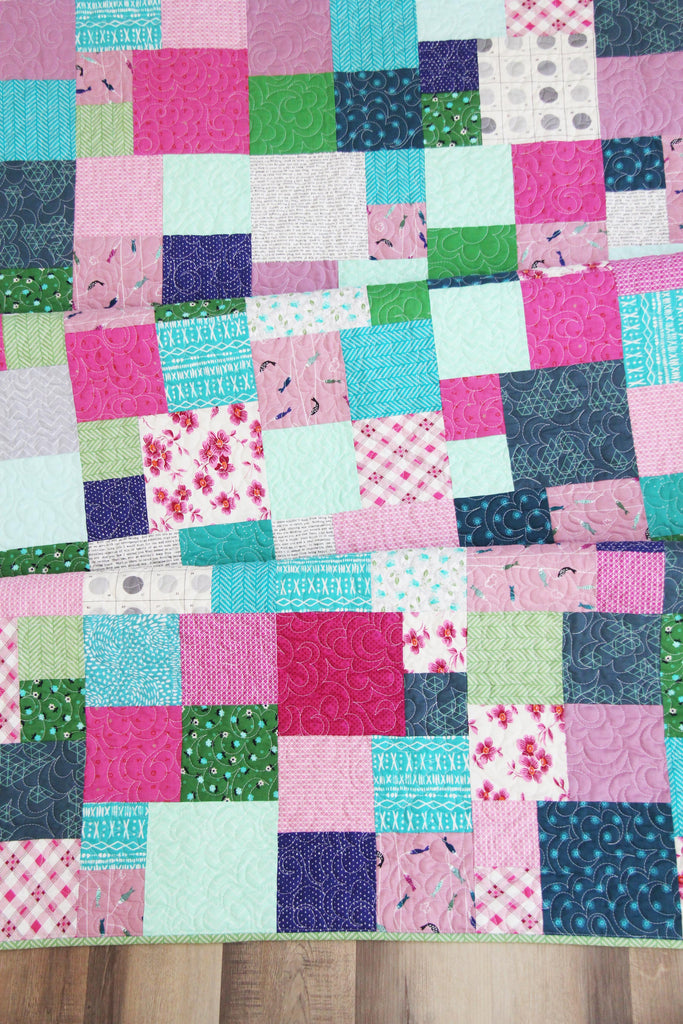 Cluck Cluck Sew Fat Quarter Friday Quilt Pattern