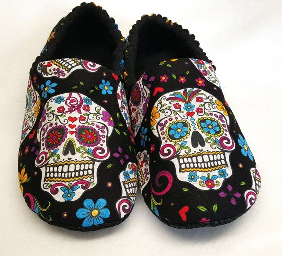 skull slippers mens