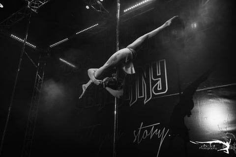 pole dance konkurrencer Ariane van Der Vegte dancing in The pole, polefitness, Pole ,ear pole konkurrence