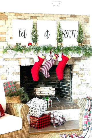 Christmas Mantel Decorating