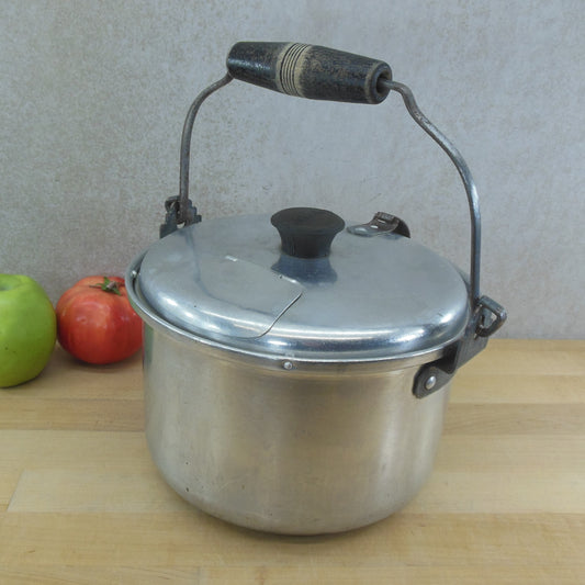 Aluminum Stock Pot With Cover – Ladle & Blade