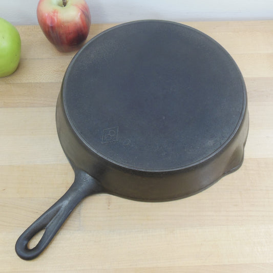 VTG Nice Griswold Cast Iron Skillet Pan No. 8 Small Logo 704 A Erie Pa  1939-1957