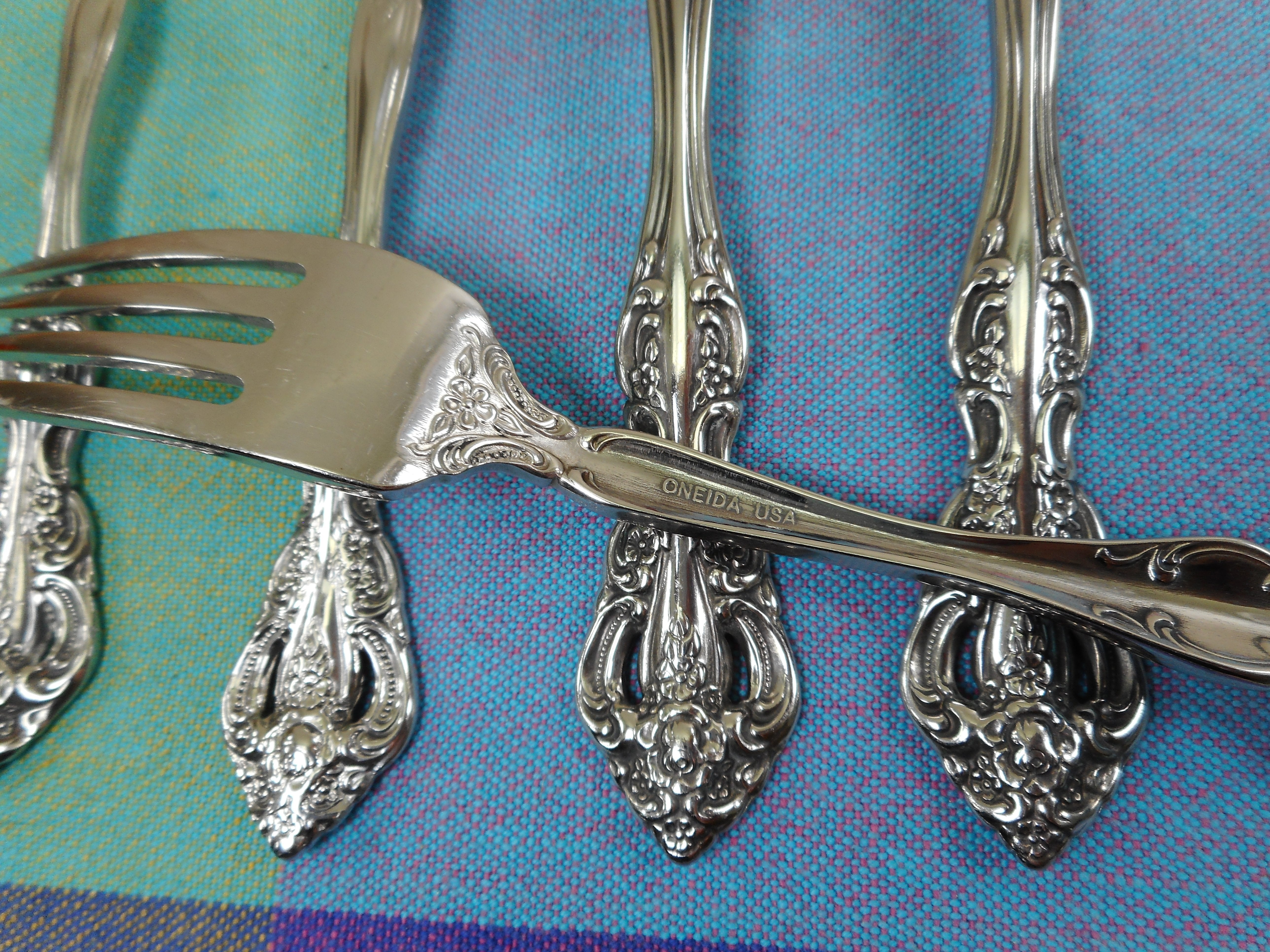 Oneida USA Michelangelo Stainless Flatware - 11 Pieces Spoon Fork