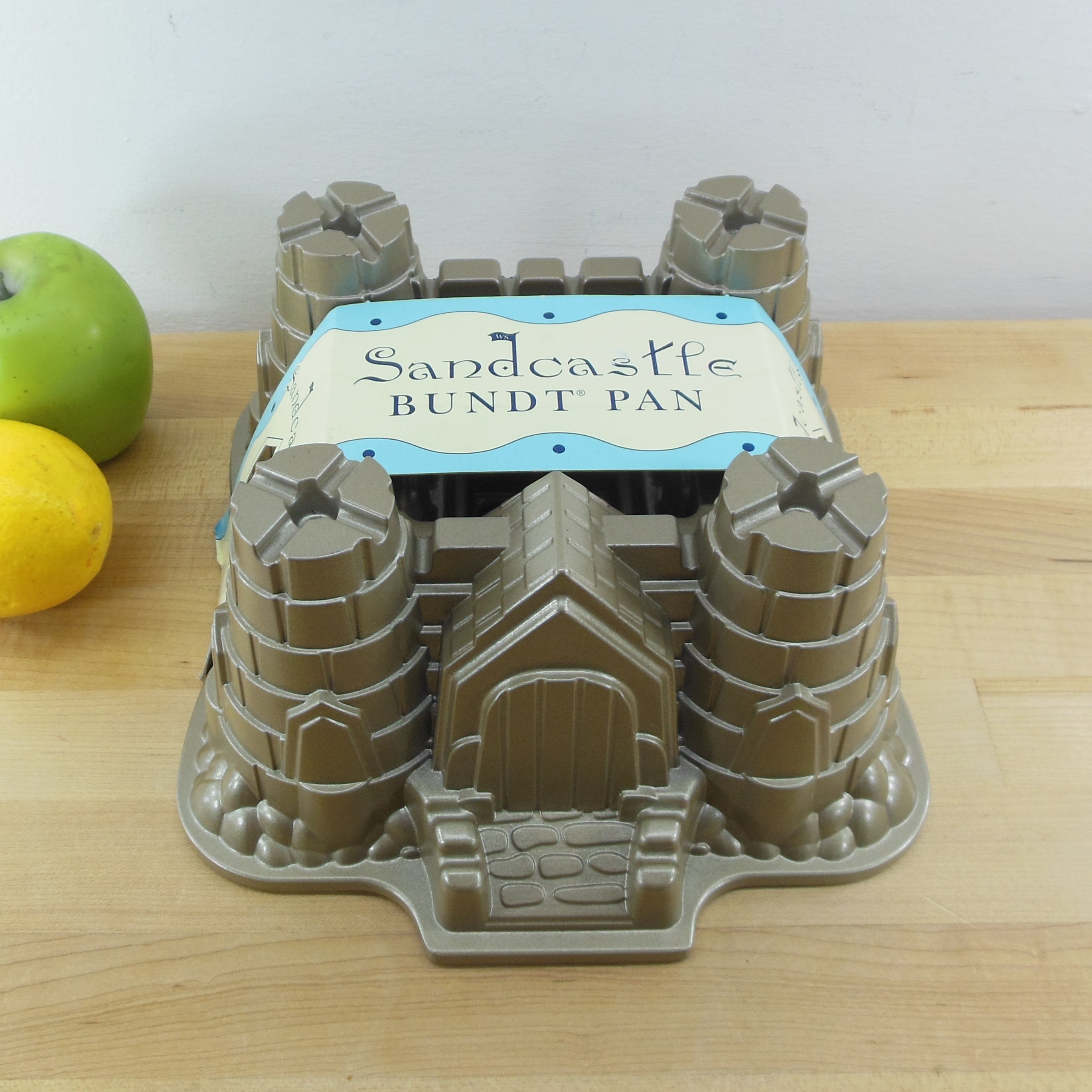 part 2 - Buddys Sand Castle Cake#carlosbakery #bakery #cakeboss #c... |  TikTok