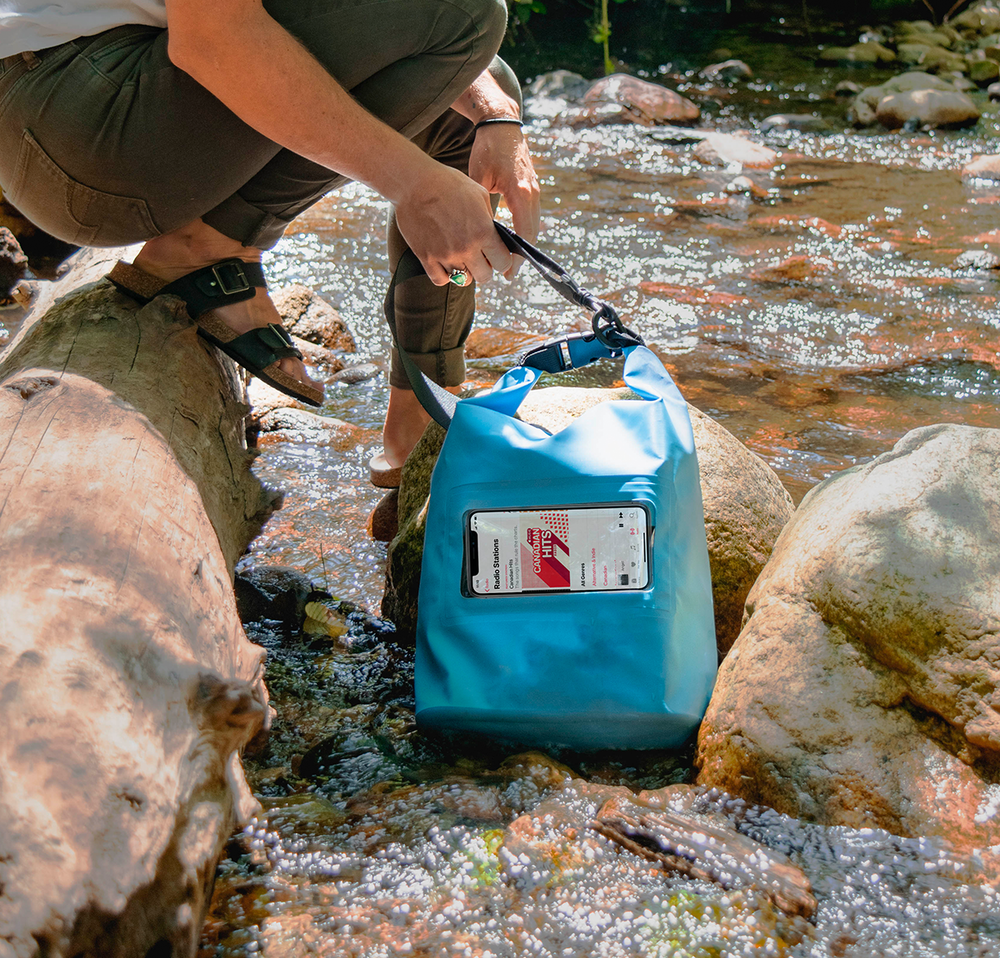 LOGiiX Waterproof Pouch for Smartphones