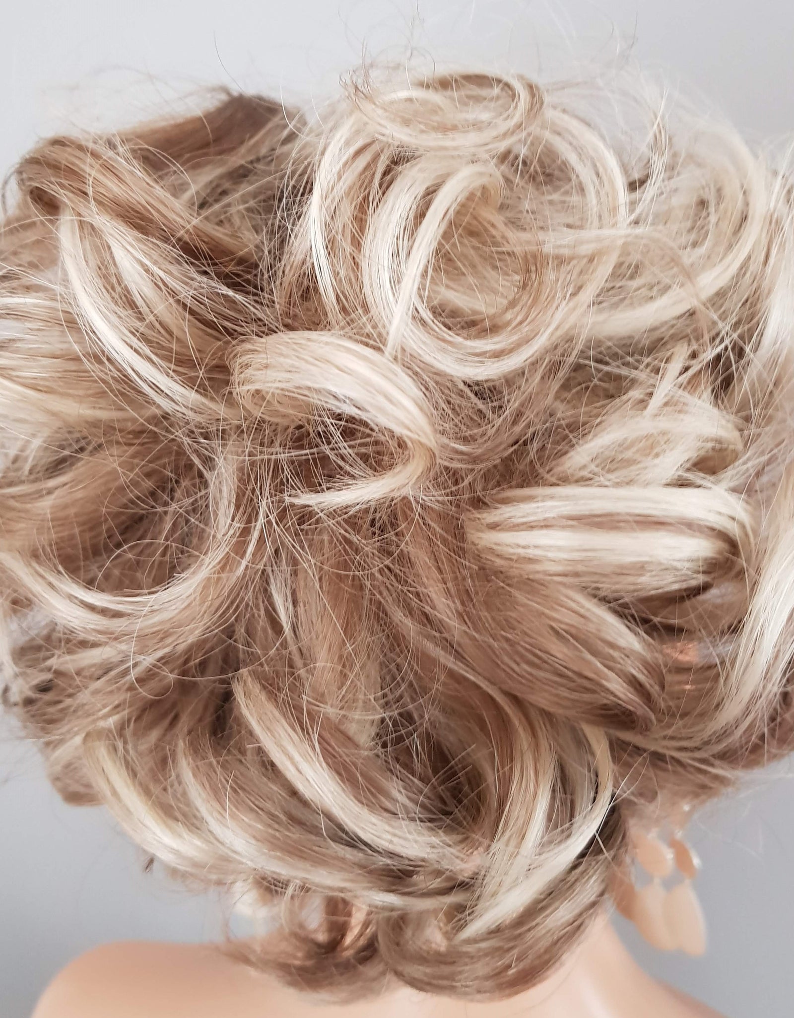 Claw Clip Synthetic Short Curly Hair Bun Dark Blonde Light Blonde