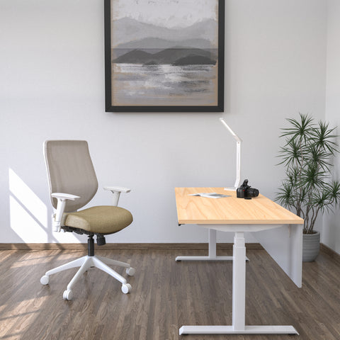 Une chaise de bureau ergonomique pour un bureau à la maison