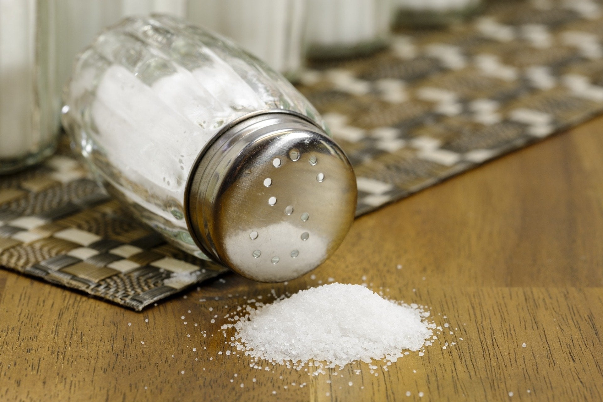 Pros and Cons of a Low Sodium Diet: What You Need to Know