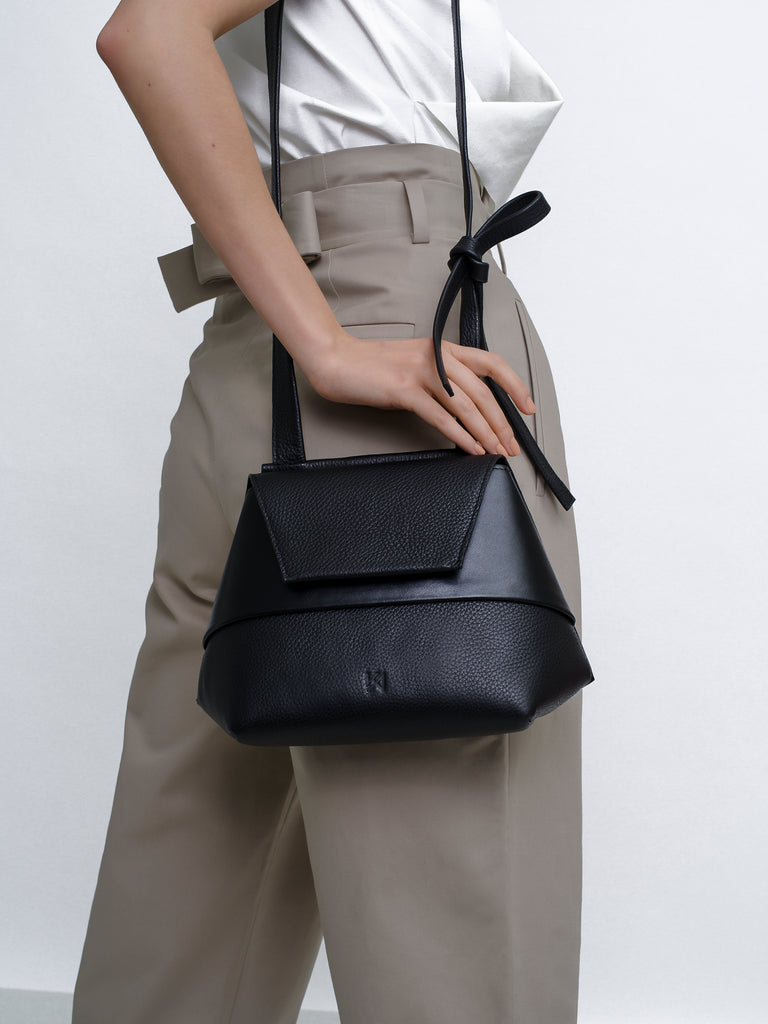 Blanche crossbody bag – AGNESKOVACS leather design