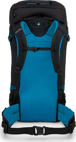 The best of both worlds: the Reach 12 backpack by Blue Ice - Lacrux  climbing magazine