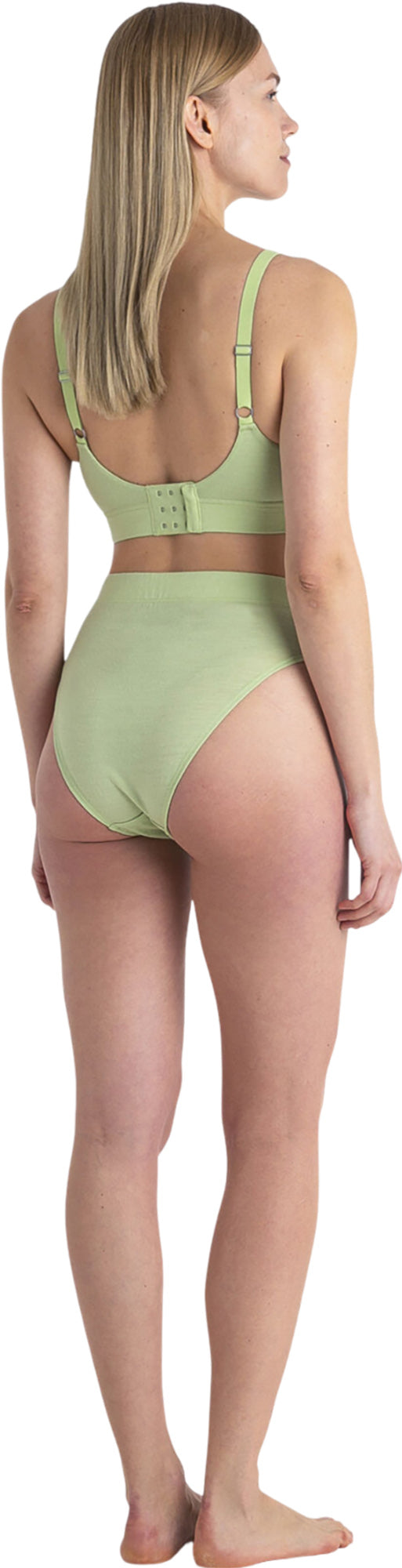 Icebreaker Merino Sprite Hot Pants Underwear for Women, Merino Wool Base  Layer - Lightweight, Soft Women's Panties for Cold Weather Activities - Thermal  Underwear, Sage, Small at  Women's Clothing store