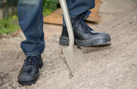 steel toe boots with shovel