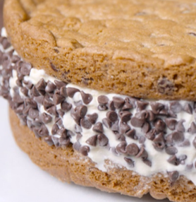 delish-giant-chipwich-labor-day