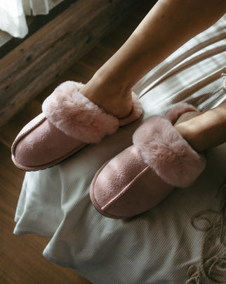 Shelovet Pink Slippers with Fur and Crystals