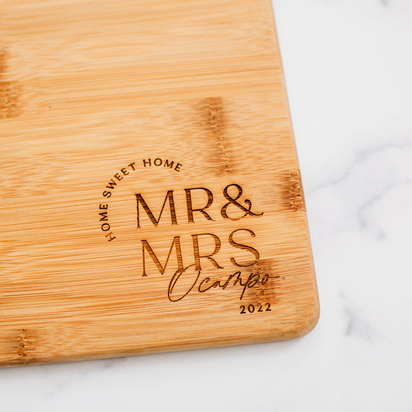 Mom Knows Best Engraved Rectangle Bamboo Cutting Board – Happily Ever Etched