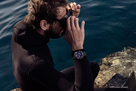 Diving watch, diver watch