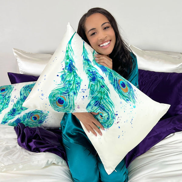 Model with peacock Pillowcase