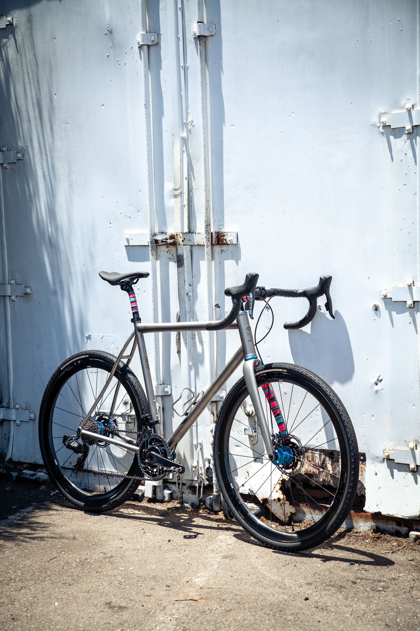 mosaic gt1 stripes titanium gravel bike