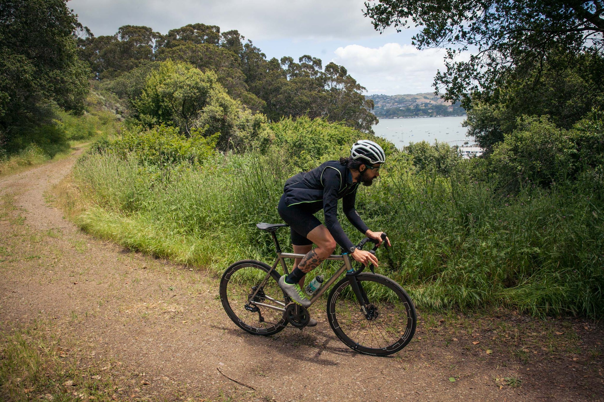 HED vanquish 4 review gravel road