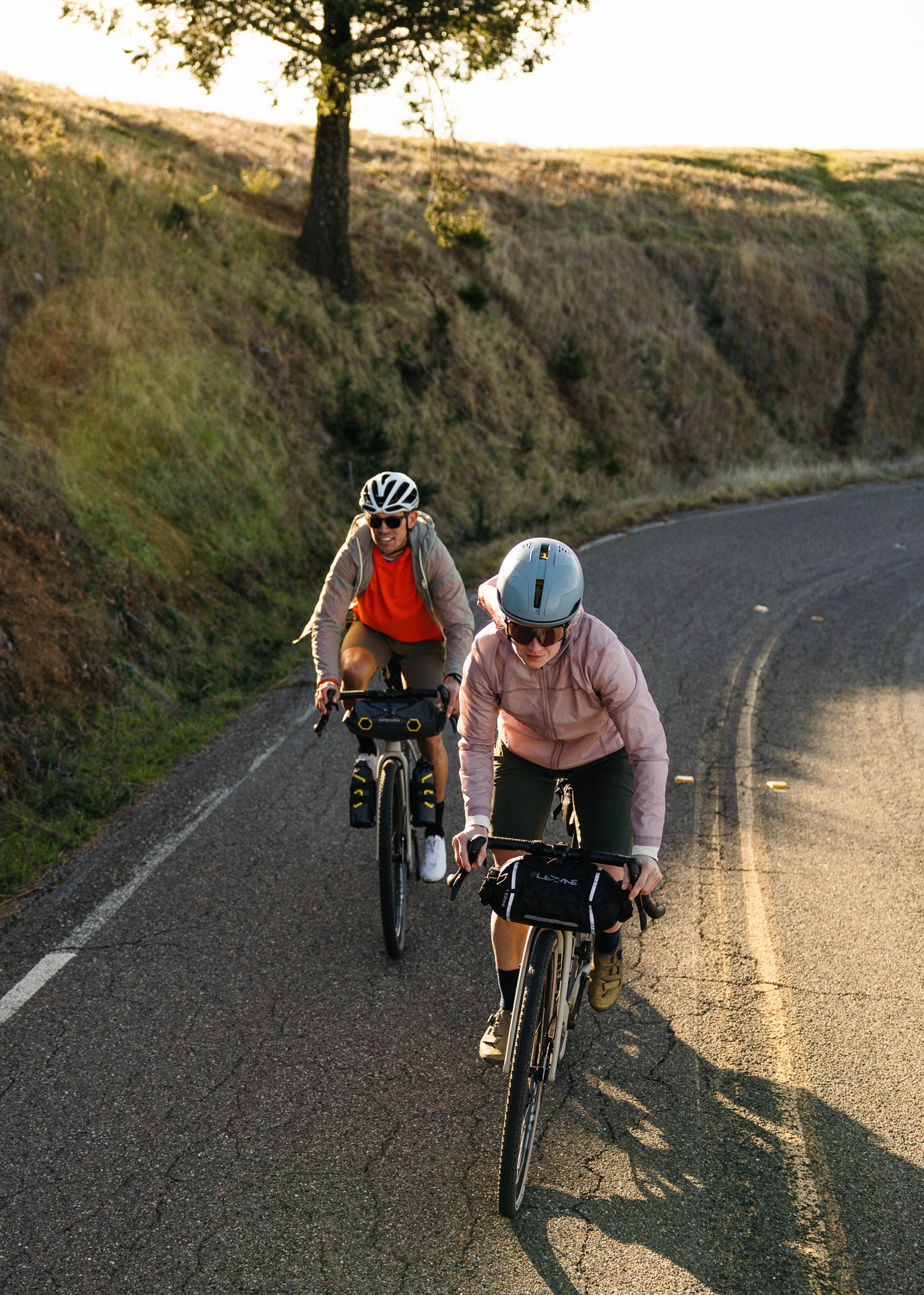 The Enve MOG, between trails showing its versatility on the road. 