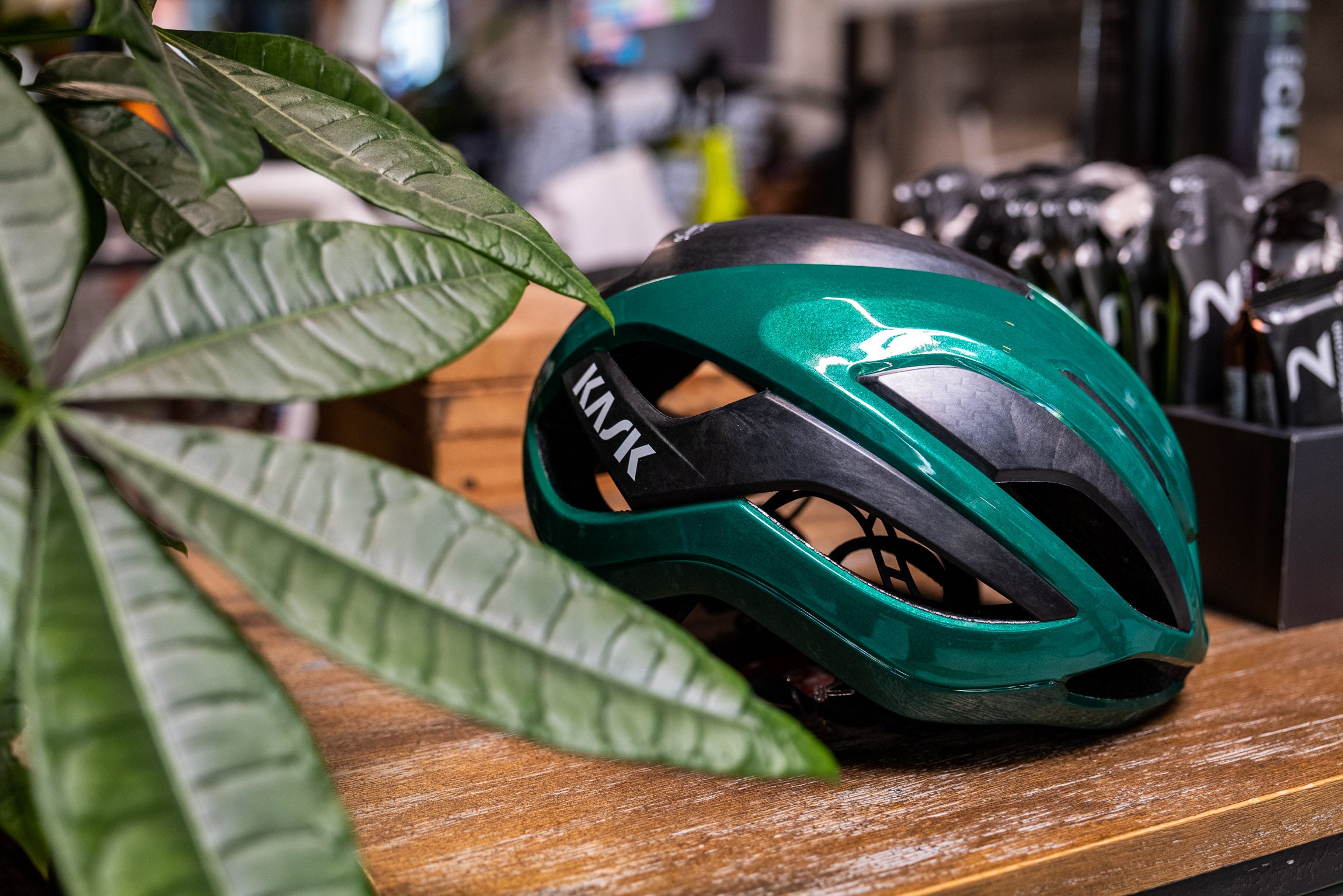 Kask Elemento Helmet - Side View