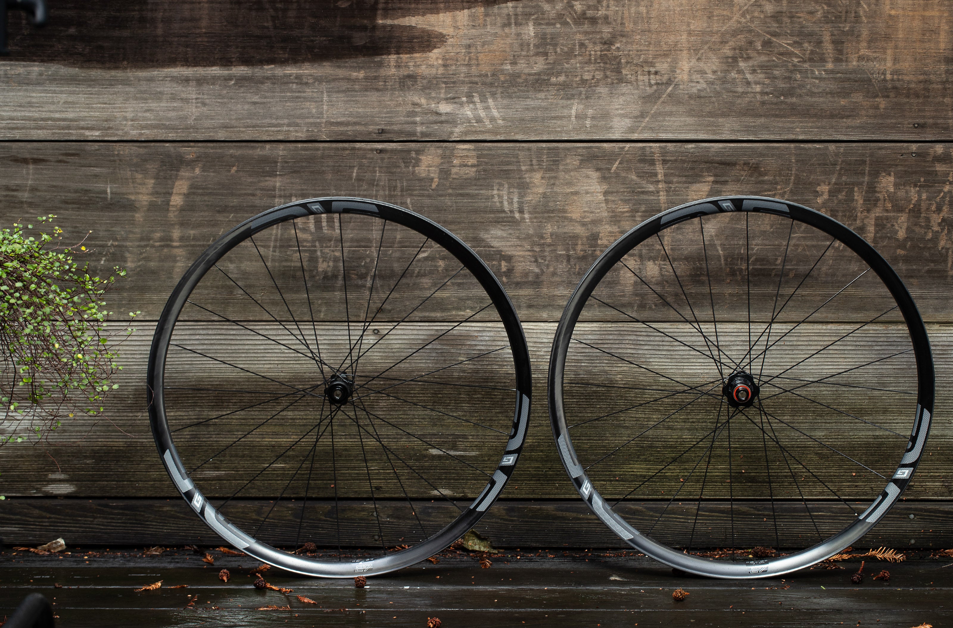 A pair of Enve G27 650B Wheels With Innerdrive