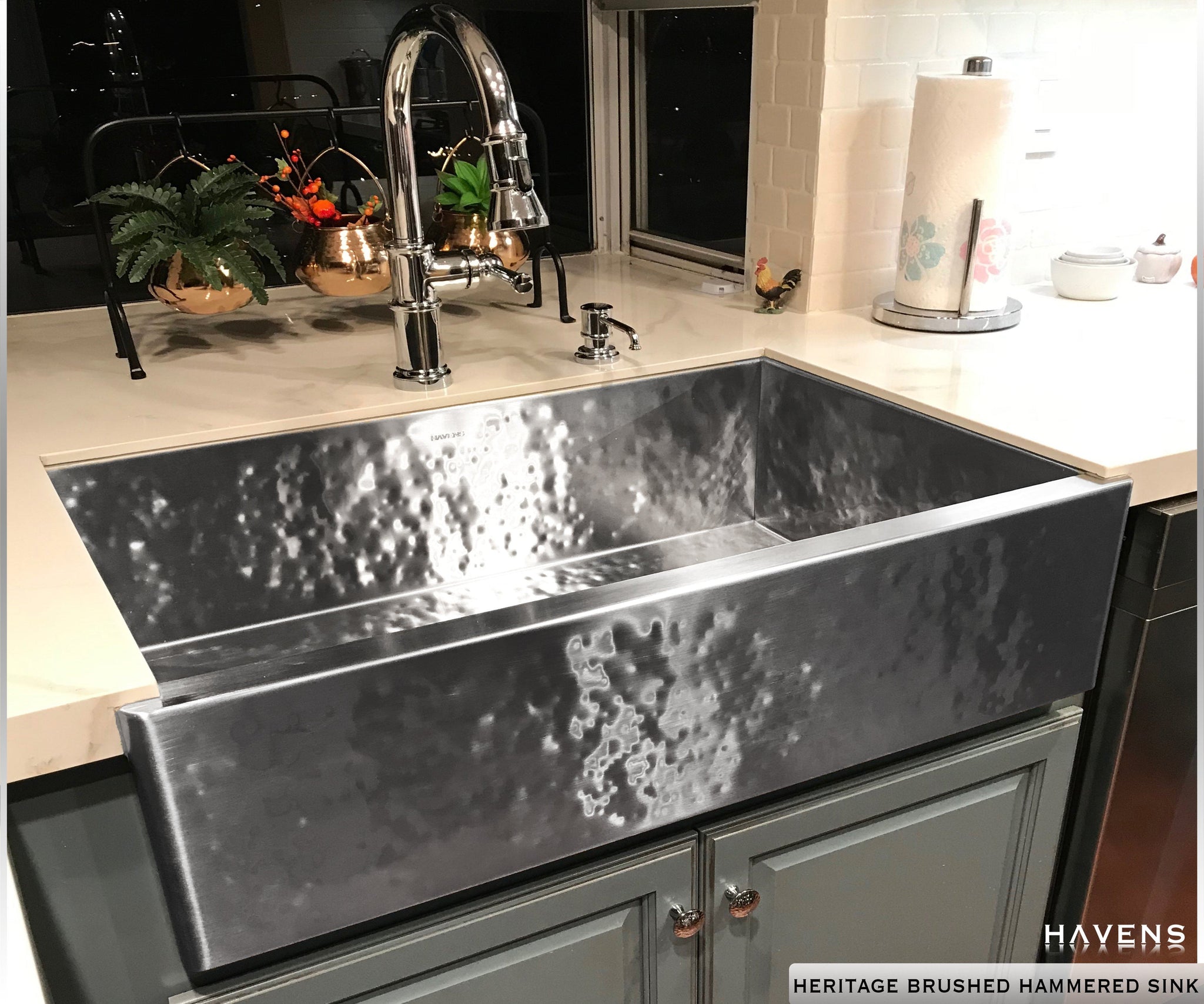 Heritage Farmhouse Sink Brushed Hammered Stainless