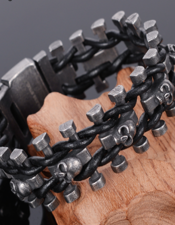 skull wrist bracelet