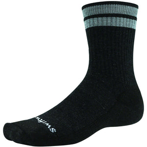 swiftwick-unisex-pursuit-hike-light-cushion-wool-socks-3
