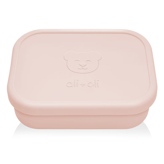 https://cdn.shopify.com/s/files/1/1236/9334/products/Ali_OliBentoBox_Blush_2.jpg?v=1673381852&width=533