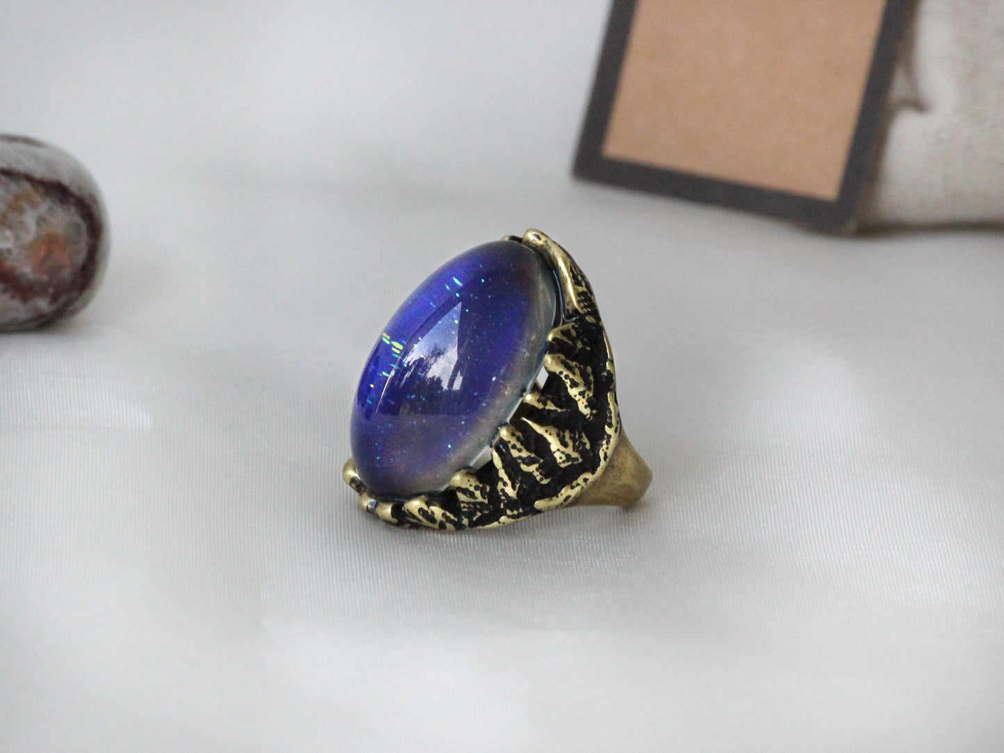 Antique Gold Plating Captured Oval Stone Mood Ring.