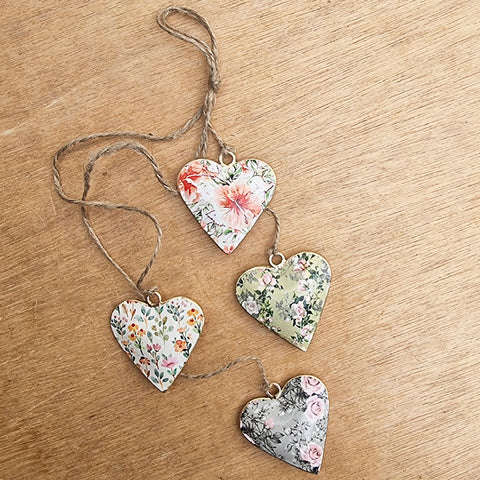 Mini Hanging Metal Heart Trail - Vintage Design