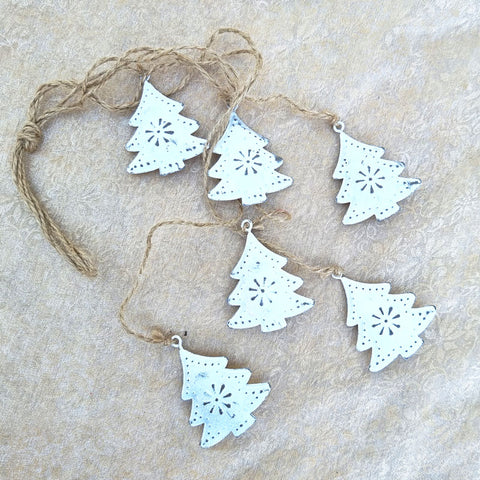 Hanging Metal Christmas 6 Piece Christmas Tree Trail - White