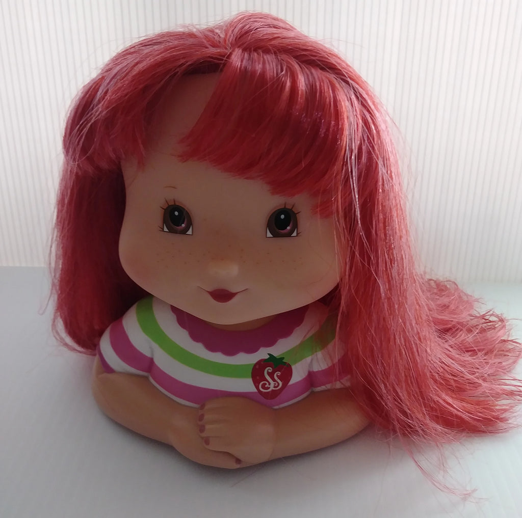 strawberry shortcake styling doll